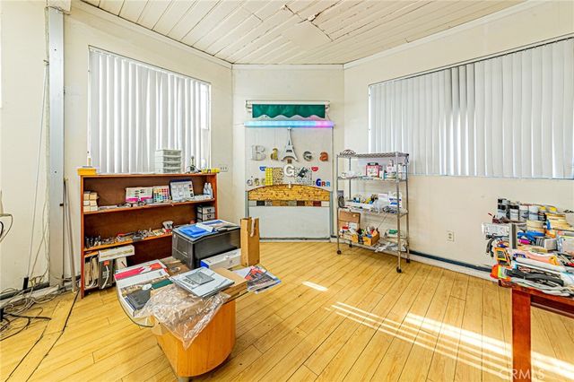 4922 S Figueroa Street, Los Angeles, CA 90037