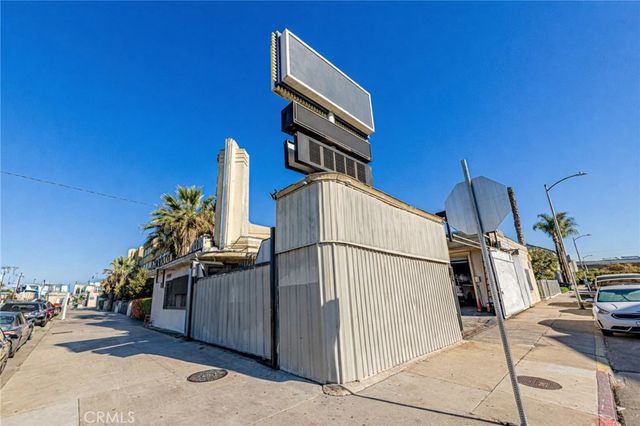 4922 S Figueroa Street, Los Angeles, CA 90037