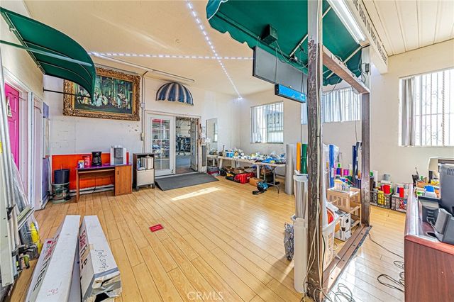 4922 S Figueroa Street, Los Angeles, CA 90037
