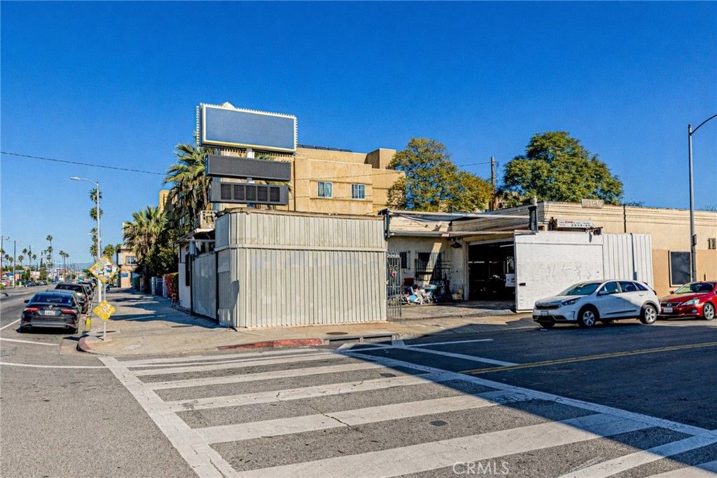4922 S Figueroa Street, Los Angeles, CA 90037