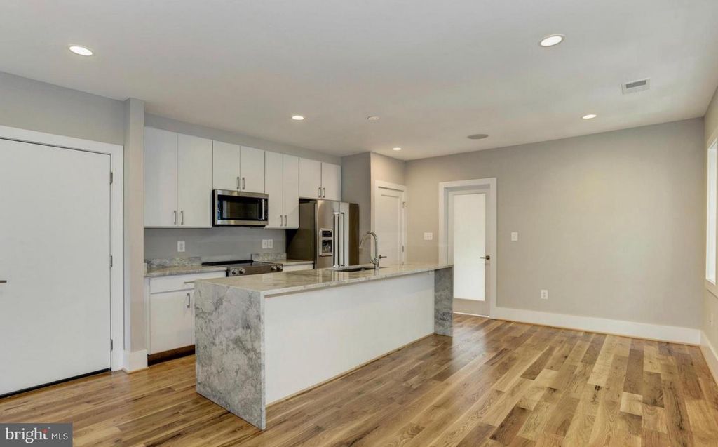 913 NE QUINCY ST NE #3, Washington, DC 20017