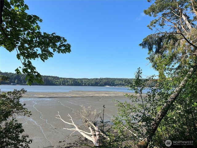 5710 Oyster Bay Road NW, Olympia, WA 98502
