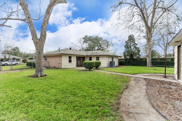 12318 Atwell Drive, Houston, TX 77035