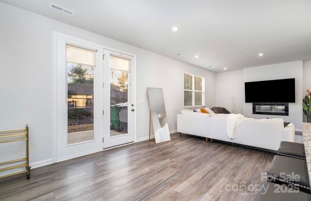 4922 Raspberry Knoll Drive, Charlotte, NC 28208