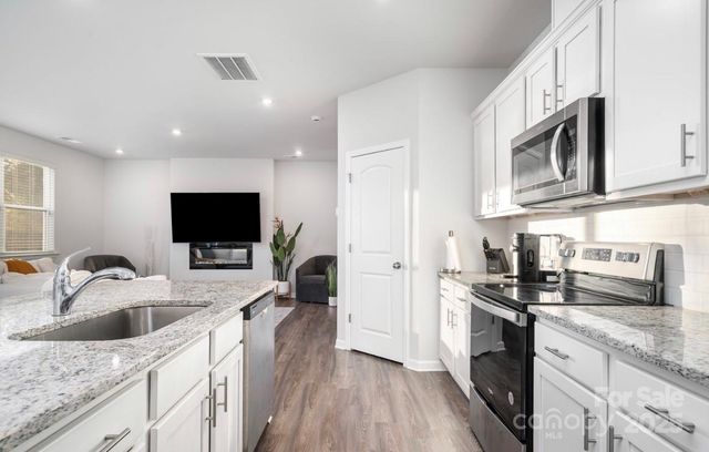 4922 Raspberry Knoll Drive, Charlotte, NC 28208