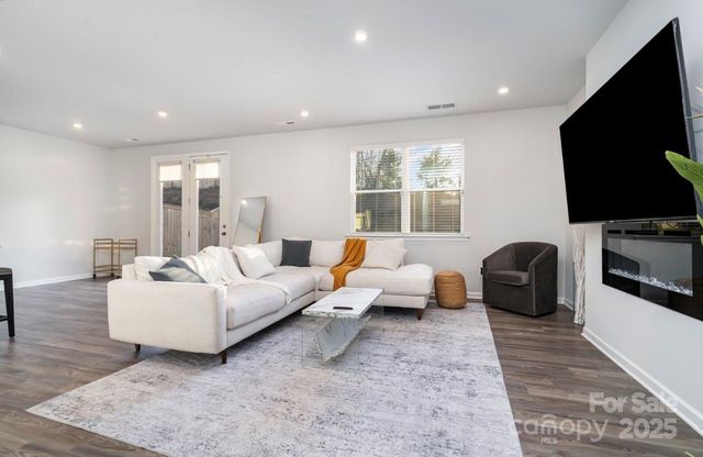 4922 Raspberry Knoll Drive, Charlotte, NC 28208