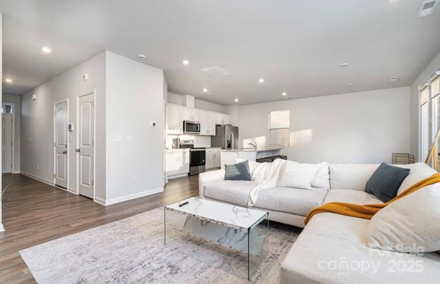 4922 Raspberry Knoll Drive, Charlotte, NC 28208