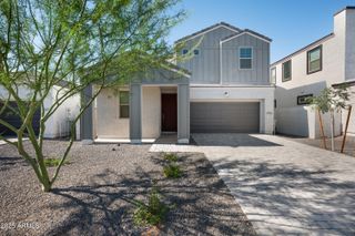 2326 E LEVI Drive, Phoenix, AZ 85040