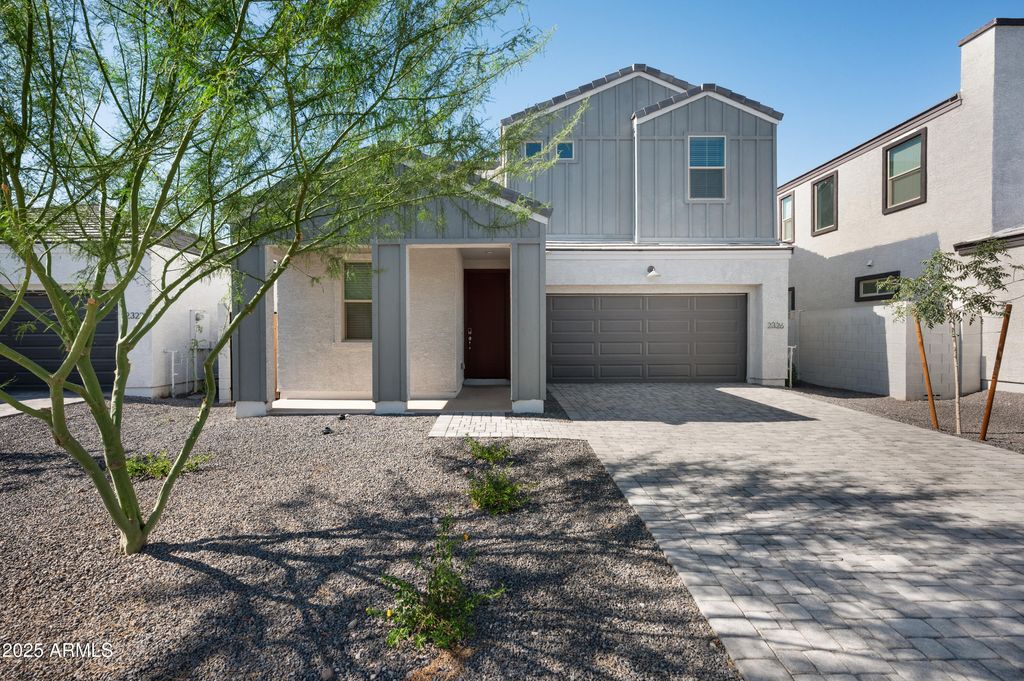 2326 E LEVI Drive, Phoenix, AZ 85040
