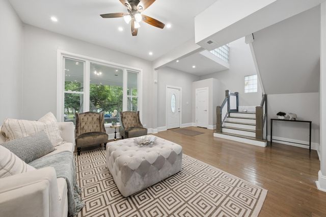 10980 S PROSPECT Avenue, Chicago, IL 60643