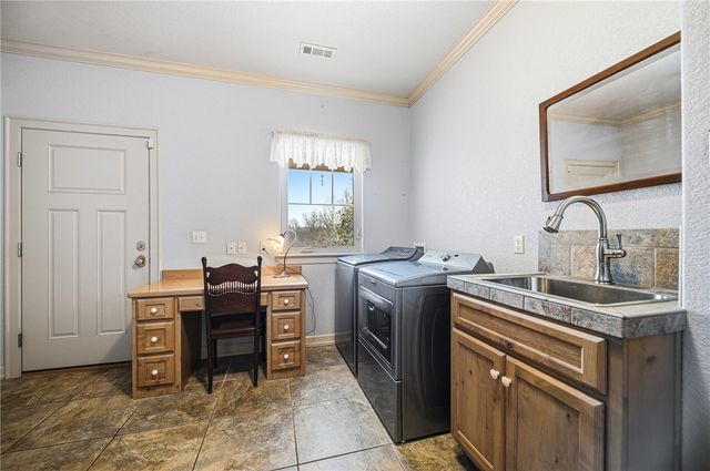 14916 Fielding Road, Gravette, AR 72736