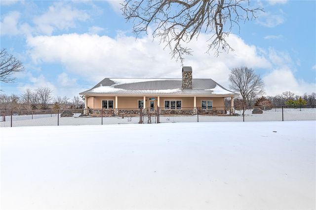 14916 Fielding Road, Gravette, AR 72736