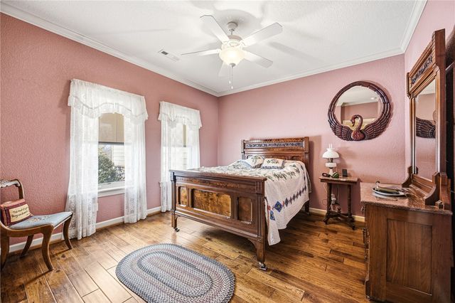 14916 Fielding Road, Gravette, AR 72736