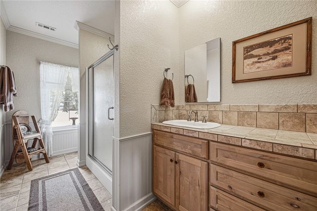 14916 Fielding Road, Gravette, AR 72736