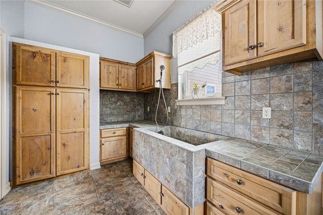 14916 Fielding Road, Gravette, AR 72736