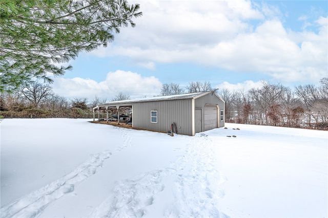 14916 Fielding Road, Gravette, AR 72736