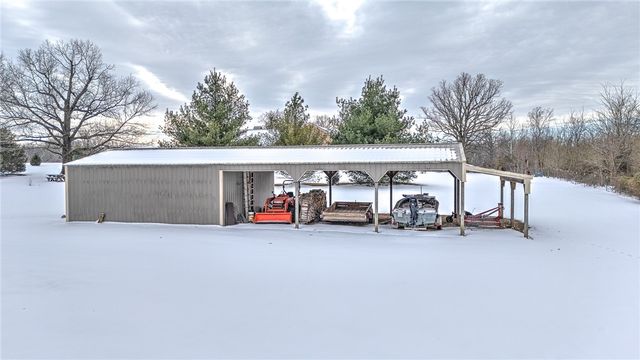 14916 Fielding Road, Gravette, AR 72736