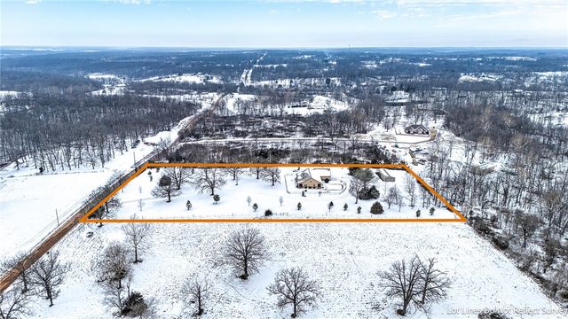 14916 Fielding Road, Gravette, AR 72736