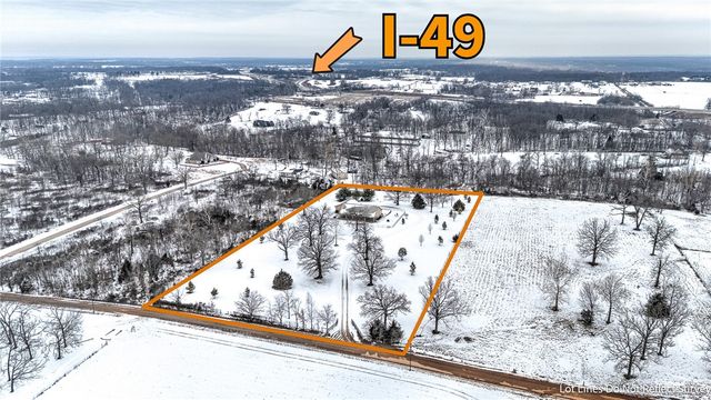 14916 Fielding Road, Gravette, AR 72736