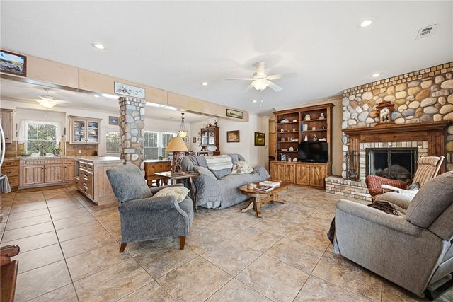 14916 Fielding Road, Gravette, AR 72736