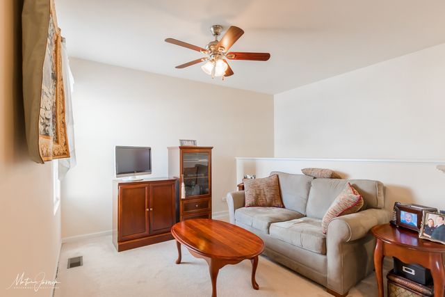 1944 Golden Gate Lane, Naperville, IL 60563