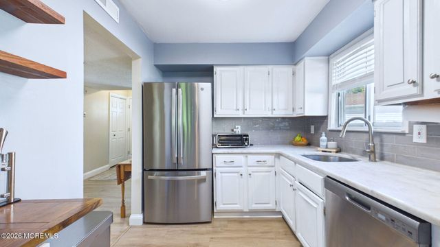 14 Woodmere Court, Freehold, NJ 07728