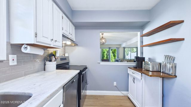 14 Woodmere Court, Freehold, NJ 07728
