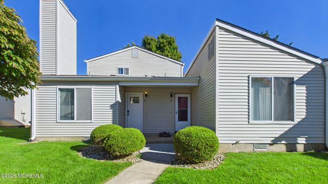 14 Woodmere Court, Freehold, NJ 07728
