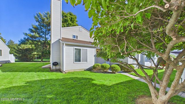 14 Woodmere Court, Freehold, NJ 07728