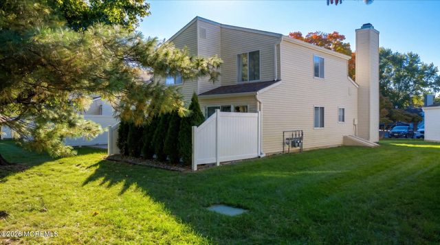 14 Woodmere Court, Freehold, NJ 07728