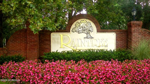 14 Woodmere Court, Freehold, NJ 07728