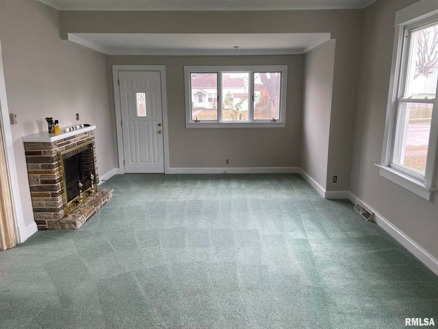 2206 Pacific St Street, Davenport, IA 52804