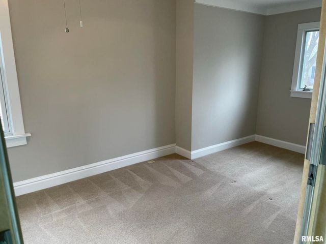 2206 Pacific St Street, Davenport, IA 52804