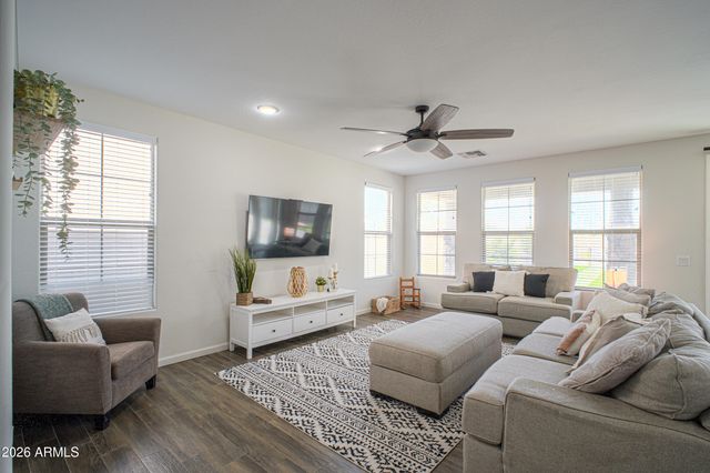 6757 S TUCANA Lane, Gilbert, AZ 85298