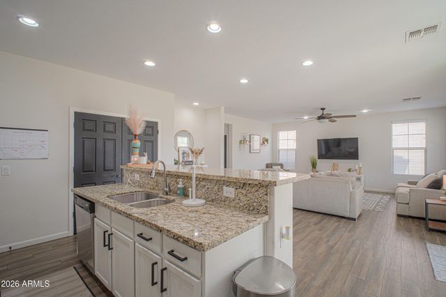 6757 S TUCANA Lane, Gilbert, AZ 85298