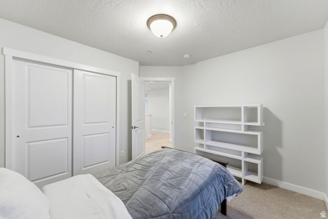 1196 W CLARK LN, Farmington, UT 84025