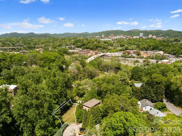 20 Riverlink Lane, Asheville, NC 28806