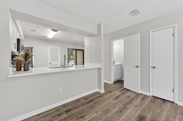 696 Tyner Street 7, Fort Walton Beach, FL 32547