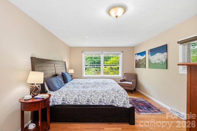 11 Echo Lake Drive, Fairview, NC 28730