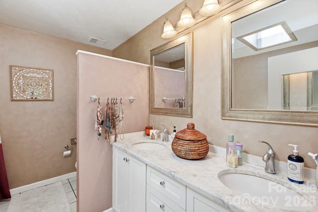 11 Echo Lake Drive, Fairview, NC 28730