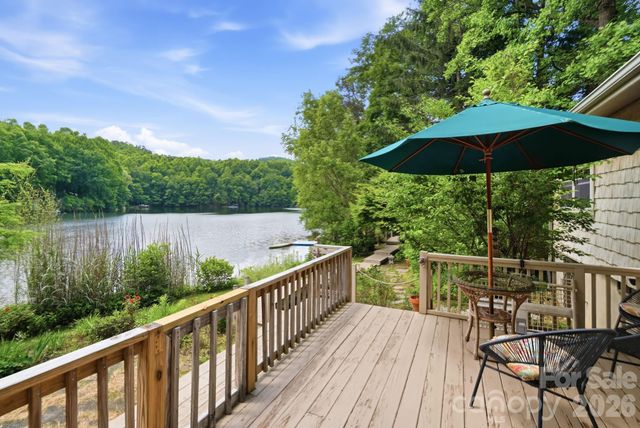 11 Echo Lake Drive, Fairview, NC 28730