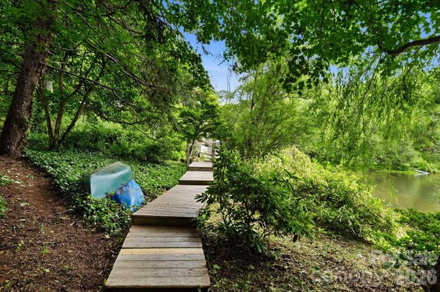 11 Echo Lake Drive, Fairview, NC 28730