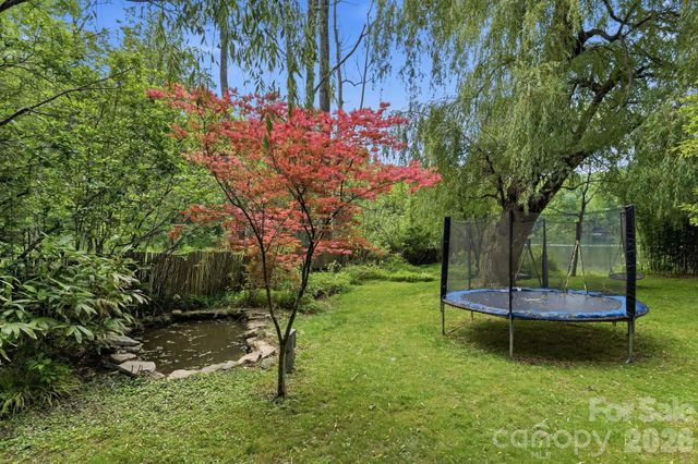 11 Echo Lake Drive, Fairview, NC 28730