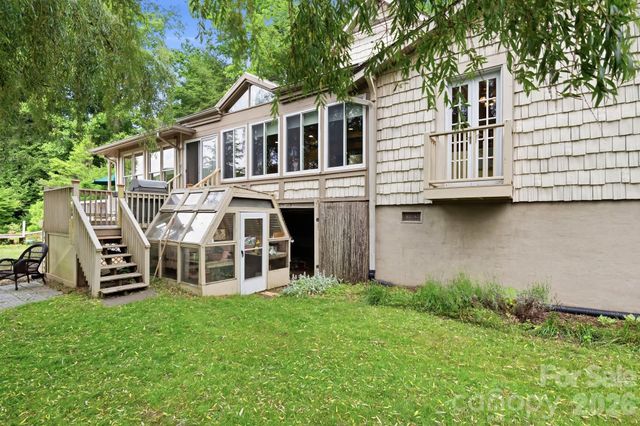 11 Echo Lake Drive, Fairview, NC 28730