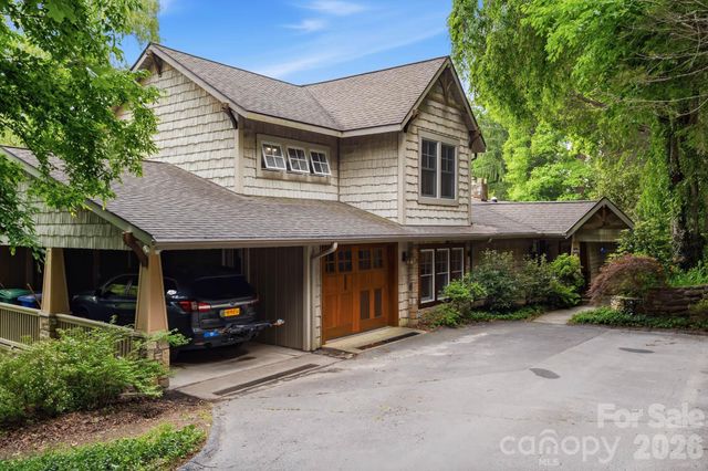 11 Echo Lake Drive, Fairview, NC 28730