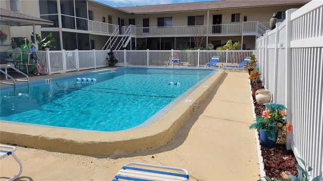 360 BASE AVENUE E 424, Venice, FL 34285