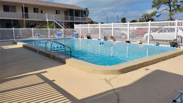 360 BASE AVENUE E 424, Venice, FL 34285