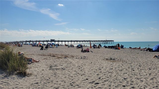 360 BASE AVENUE E 424, Venice, FL 34285