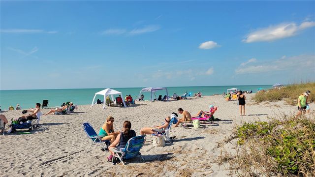 360 BASE AVENUE E 424, Venice, FL 34285