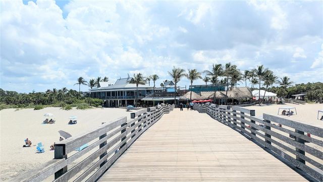 360 BASE AVENUE E 424, Venice, FL 34285